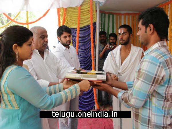 శ్రీనివాసరెడ్డి దర్శకుడిగా పరిచయం