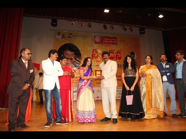 జ్ఞాపికల ప్రధానం