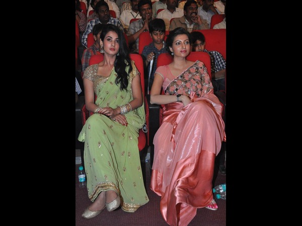 గుండెల మీద చేయి వేసుకుని చూడండి