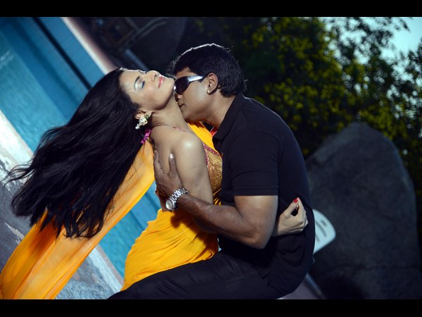 సినిమా గురించి వీణా మాలిక్