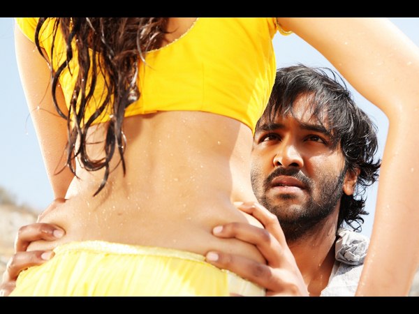 రౌడీ ట్రైలర్ రెస్పాన్స్