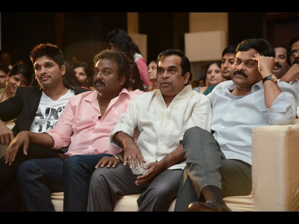 పైరసీ గురించి చెప్తూ...