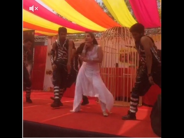 సన్నీ లియోన్ డాన్స్