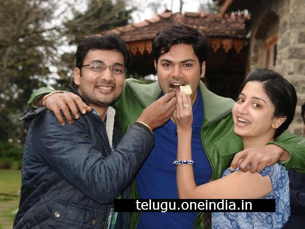 సందడిగా...