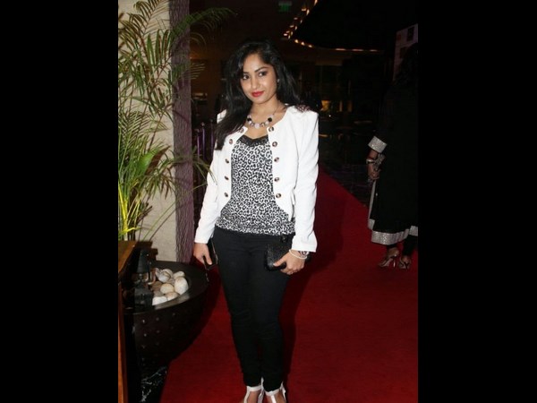 మాధవి లత