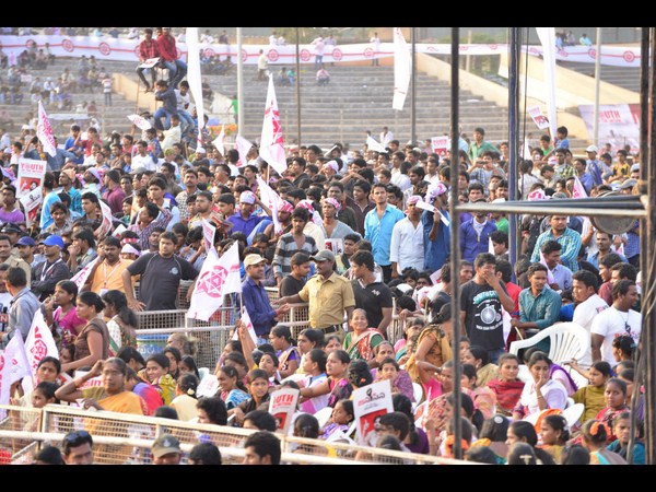 మహిళా అభిమానులు