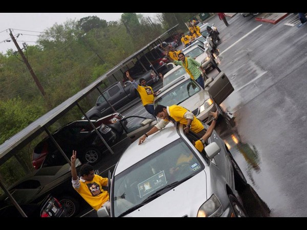 బాలయ్య ఫ్యాన్స్ కార్ ర్యాలీ