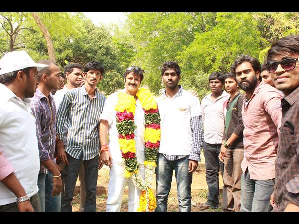 యువకుల ఉత్సాహం