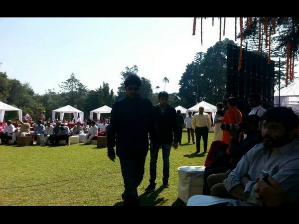 బాలీవుడ్ సినిమాల్లో మాదిరి..