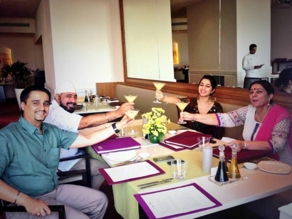 అన్నయ్య, అమ్మతో కలిసి..