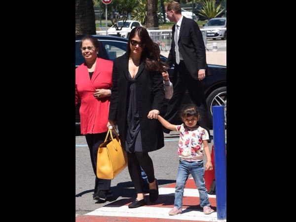 తల్లీ కూతుళ్లు...