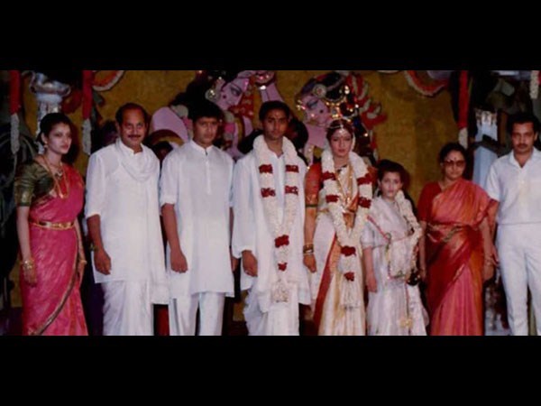 వారసులతో కలిసి