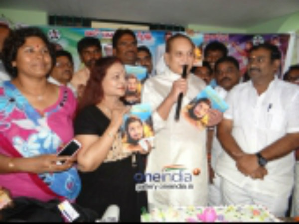 విప్లవజ్యోతి అల్లూరి సీతారామరాజు' పుస్తకం