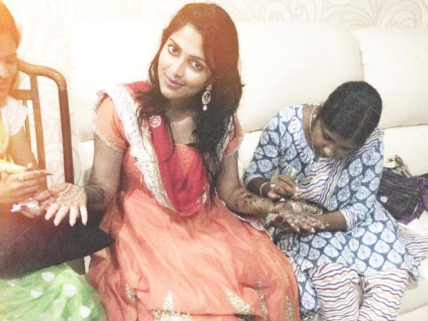 పెళ్లికి రెడీ అవుతూ...