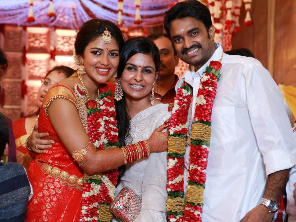 హ్యాపీ హ్యాపీగా