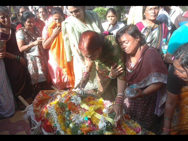 తొలిపాత్ర...