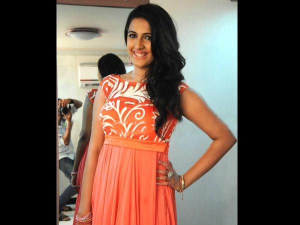 టీవీ యాంకర్‌గా