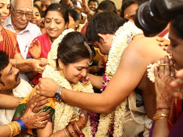 తాళి కట్టు శుభవేళ...