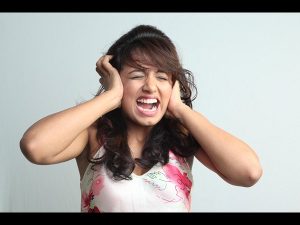 లోదుస్తులు సైతం లేకుండా