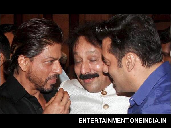 మాట్లాడుకుంటున్న షారుక్, సల్మాన్