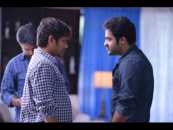 పాట పాడిన ఎన్టీఆర్