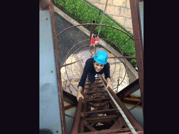 సాహసాలు చేసింది