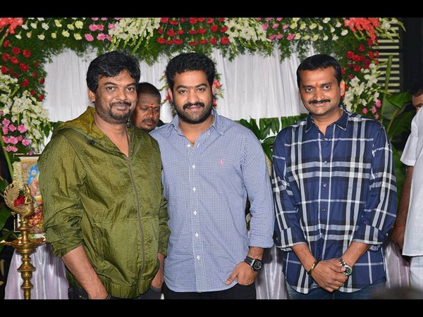 పోలీస్ అథికారిగా..