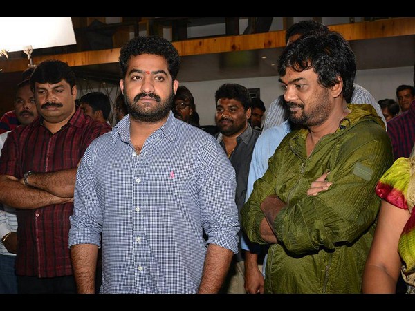 కథ తీసుకున్నాడు