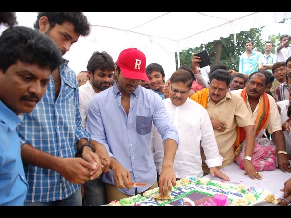 బర్త్ డే వేడుకలు