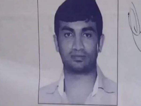 ఫోటోలో...రొనాల్డ్ పీటర్ ప్రిన్స్