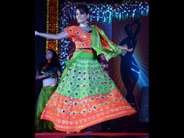 వినోదంతో..