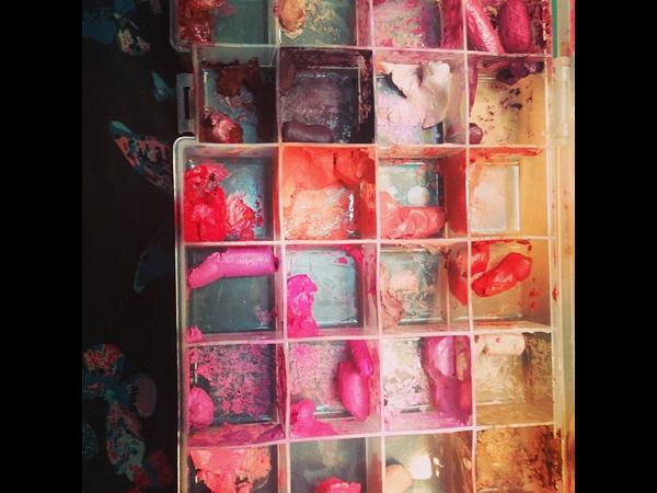 డబ్బాలకు డబ్బాలు...