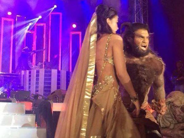 ఆకట్టుకున్న లుక్