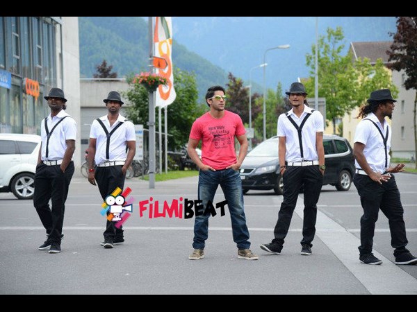 ఫీల్‌ గుడ్‌ లవ్‌స్టోరీ ఇది.