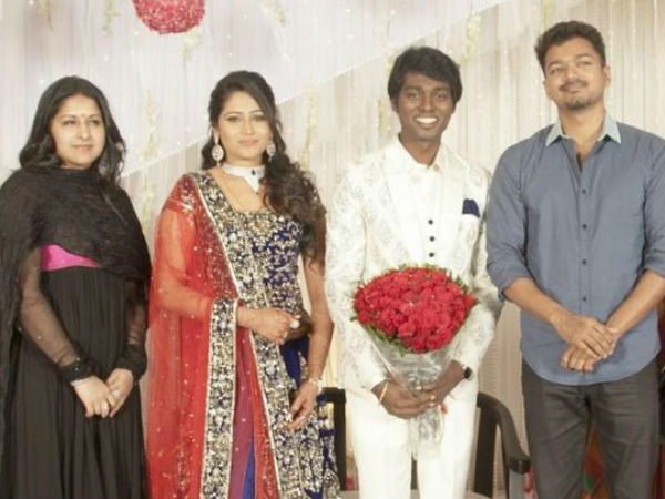 విజయ్ విత్ వైఫ్