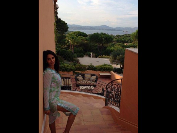 రిలాక్స్ అవుతూ..