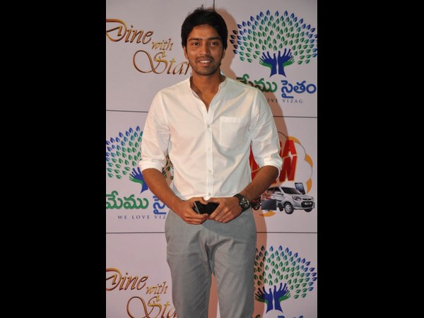 టిక్కెట్లు కొన్నారు...