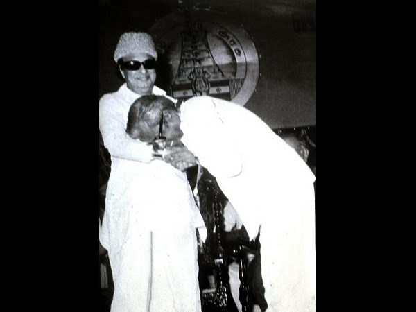 నాటకాన్నే సినిమాగా...