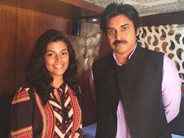 Gabbar Singh 2 Heroine in Christmas Avatar