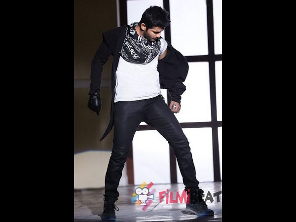 కామెడీ, డైలాగులు