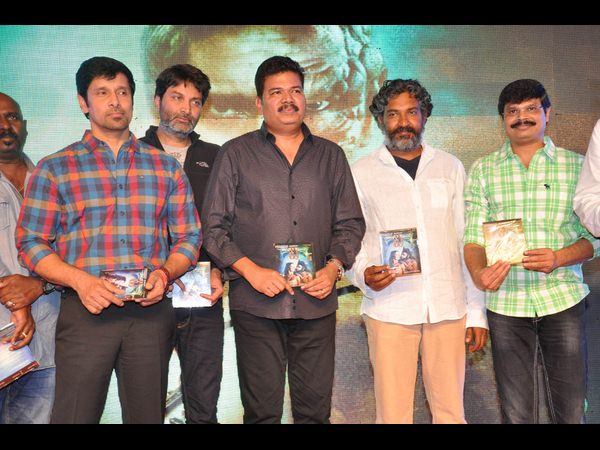 తొలి సీడిని...