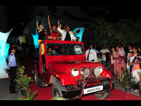 ఎంట్రీ అదిరింది