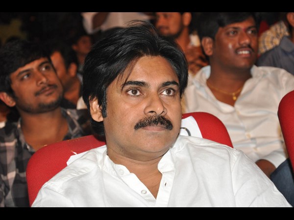 Pawan Kalyan praised Chiranjeevi Pawan Kalyan praised Chiranjeevi