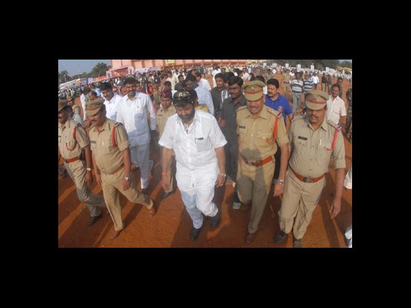 పోలీస్ జట్టు విజయం