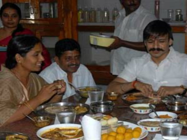 Hero Vivek Oberoi Pays Tributes To Paritala Ravi Hero Vivek Oberoi Pays Tributes To Paritala Ravi