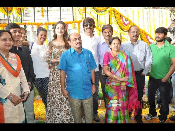 తెర వెనక