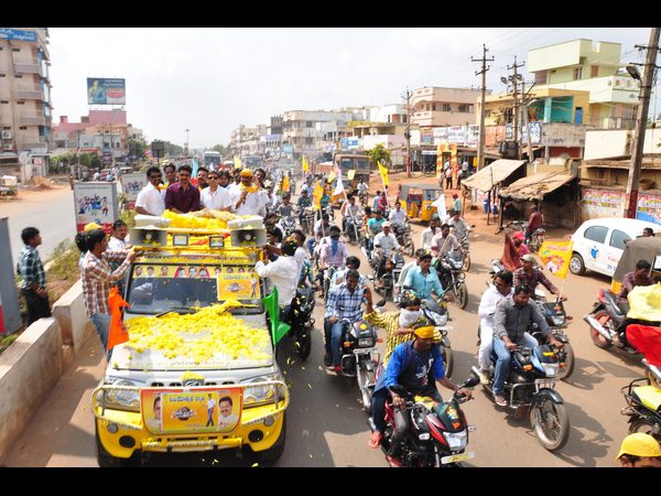 విజయయాత్రలు