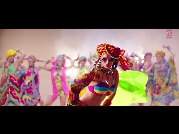 కేకపుట్టించే గెటప్స్