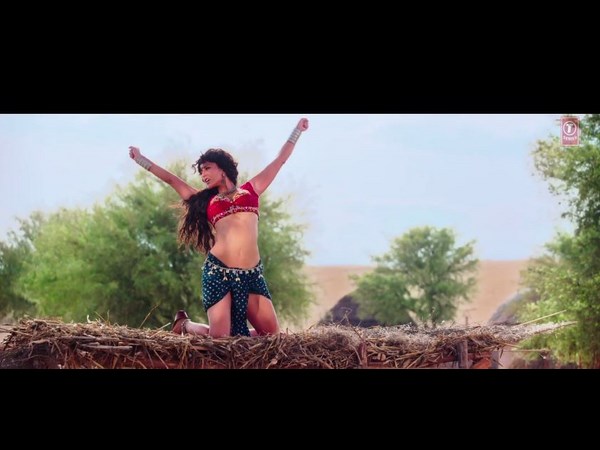 పల్లెటూరి దేశీ లుక్