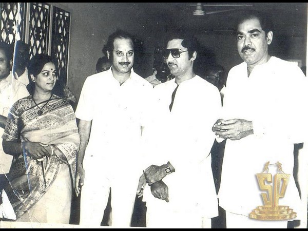 నవలా చిత్రాలూ..